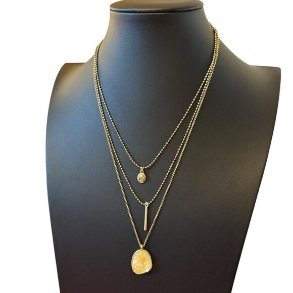Beautiful Hammered Matte Gold Tone Layered Necklace w/ Rough Cut Pendant. - Picture 3 of 5